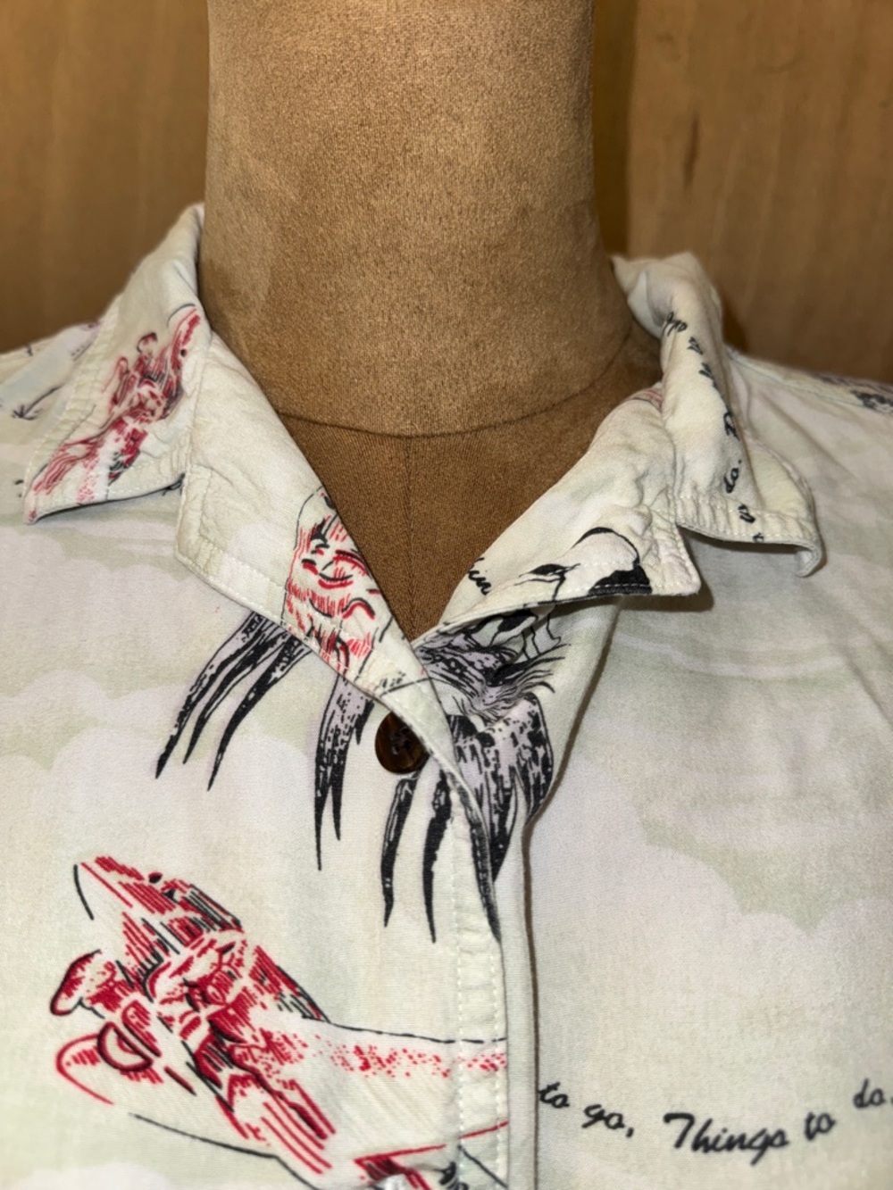 Big Dogs VTG Cream Tropical Print Short-Sleeve Button-Down Graphic Shirt SZ S - Picture 2 of 8